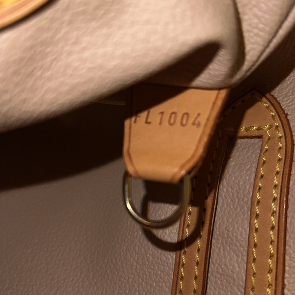 Louis Vuitton monogram Marais bucket bag - Picture 13 of 15